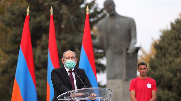 Վարչապետ Նիկոլ Փաշինյանը մասնակցել է «Վարչապետի գավաթ» մրցաշարի հաղթողների մրցանակաբաշխությանը (30 հոկտեմբերի, 2021թ․)․ Էջմիածին - Sputnik Արմենիա