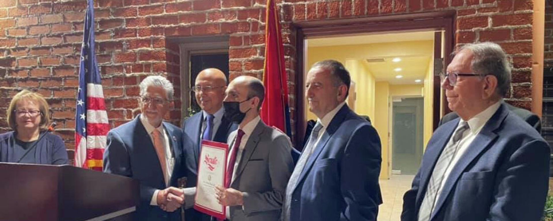 Պաշտոնական ընդունելություն Լոս Անջելեսում ՀՀ հյուպատոսությունում՝ ի պատիվ Արտակ Բեգլարյանի (31 հոկտեմբերի, 2021թ.). ԱՄՆ Պաշտոնական ընդունելություն Լոս Անջելեսում ՀՀ հյուպատոսությունում՝ ի պատիվ Արտակ Բեգլարյանի (31 հոկտեմբերի, 2021թ.). ԱՄՆ - Sputnik Արմենիա, 1920, 31.10.2021