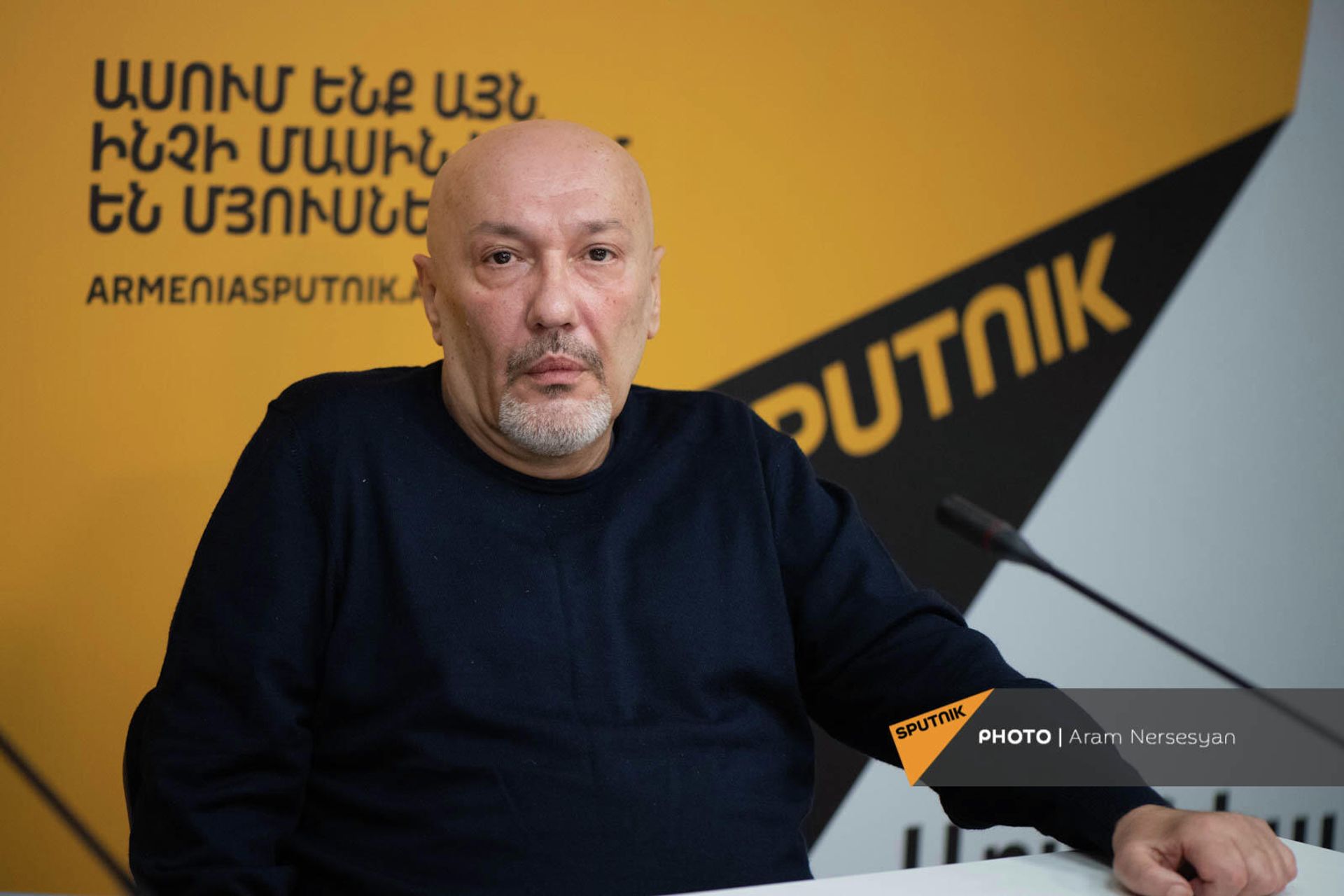 Юрий Симонян во время Круглого стола в мультимедийном пресс-центре Sputnik (1 ноября 2021). Еревaн - Sputnik Армения, 1920, 01.11.2021