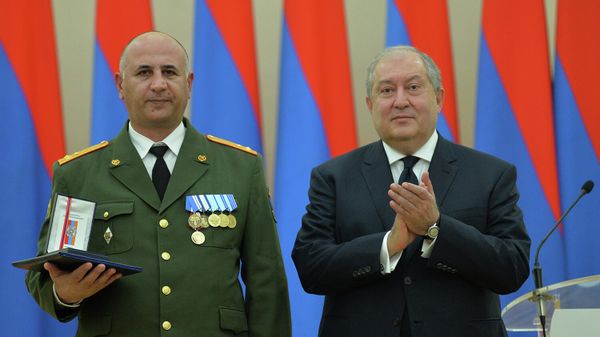 Президент Армен Саркисян вручил высокие государственные награды по случаю Дня Армии (27 января 2020). Еревaн - Sputnik Արմենիա