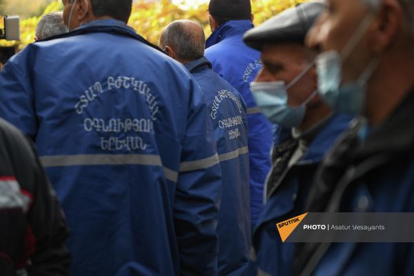 Водители службы "Скорая помощь" собрались на акцию протеста с требованием повысить зарплату на фоне увеличения числа вызовов. - Sputnik Армения