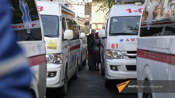 Водители службы Скорая помощь собрались на акцию протеста (2 ноября 2021)․ Еревaн - Sputnik Արմենիա
