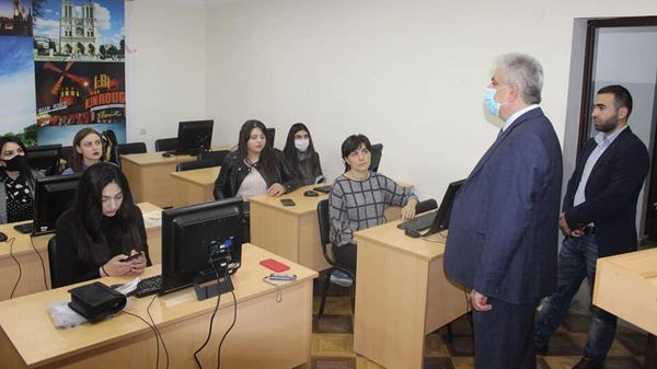 Genesis Armenia ուղեղային կենտրոն/հիմնադրամի նախաձեռնությամբ Արցախում բացվեց ադրբեջանագիտության առաջին կենտրոնը (2 նոյեմբերի, 2021թ.). Ստեփանակերտ - Sputnik Արմենիա