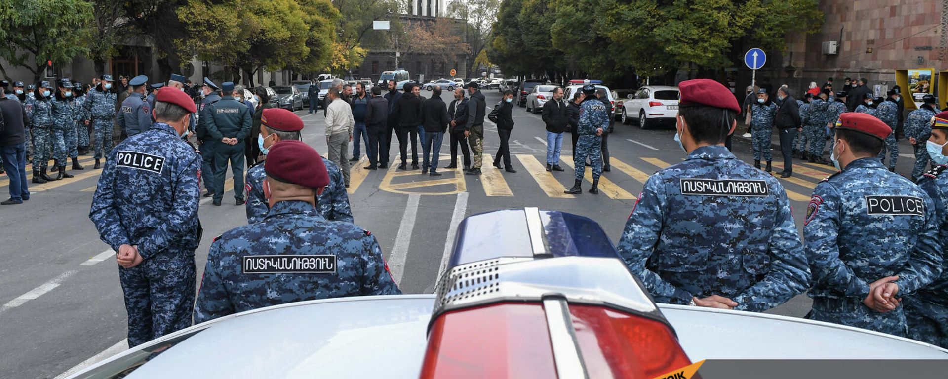 Акция протеста родственников пропавших без вести и плененных военнослужащих у Дома правительства  - Sputnik Армения, 1920, 07.12.2021