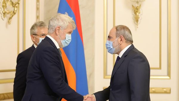 Премьер-министр Никол Пашинян принял президента Академии наук РФ академика Александра Сергеева (5 ноября 2021). Ереван - Sputnik Армения