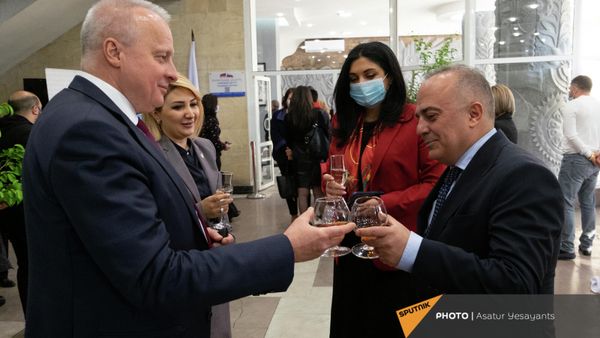 Открытие учебного центра в Национальном институте здравоохранения (9 ноября 2021). Еревaн - Sputnik Армения