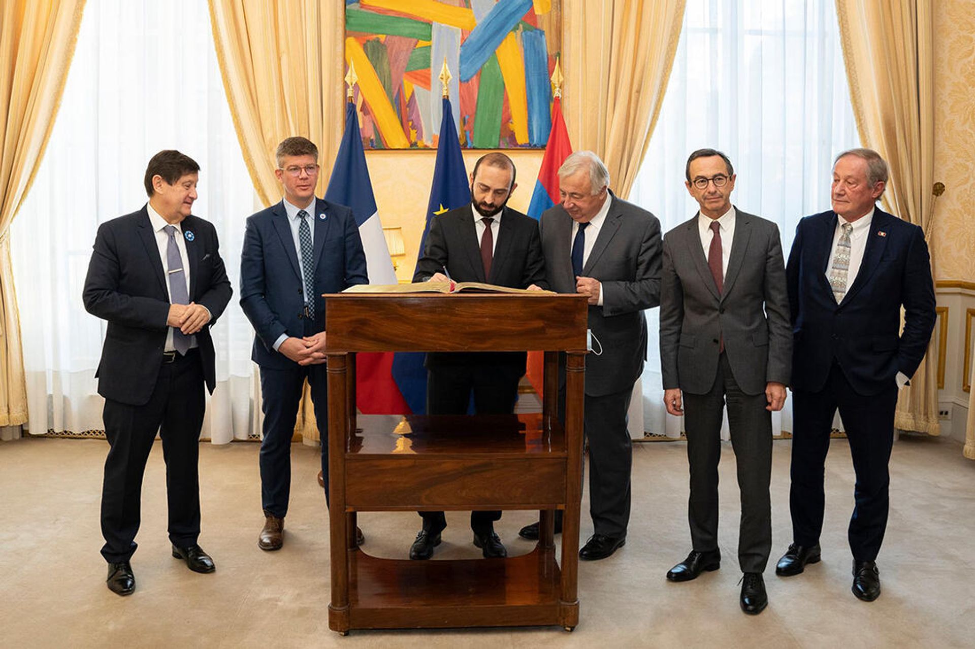 ՀՀ արտգործնախարար Արարատ Միրզոյանի և Ֆրանսիայի Սենատի նախագահ Ժերար Լարշեի հանդիպումը - Sputnik Արմենիա, 1920, 10.11.2021