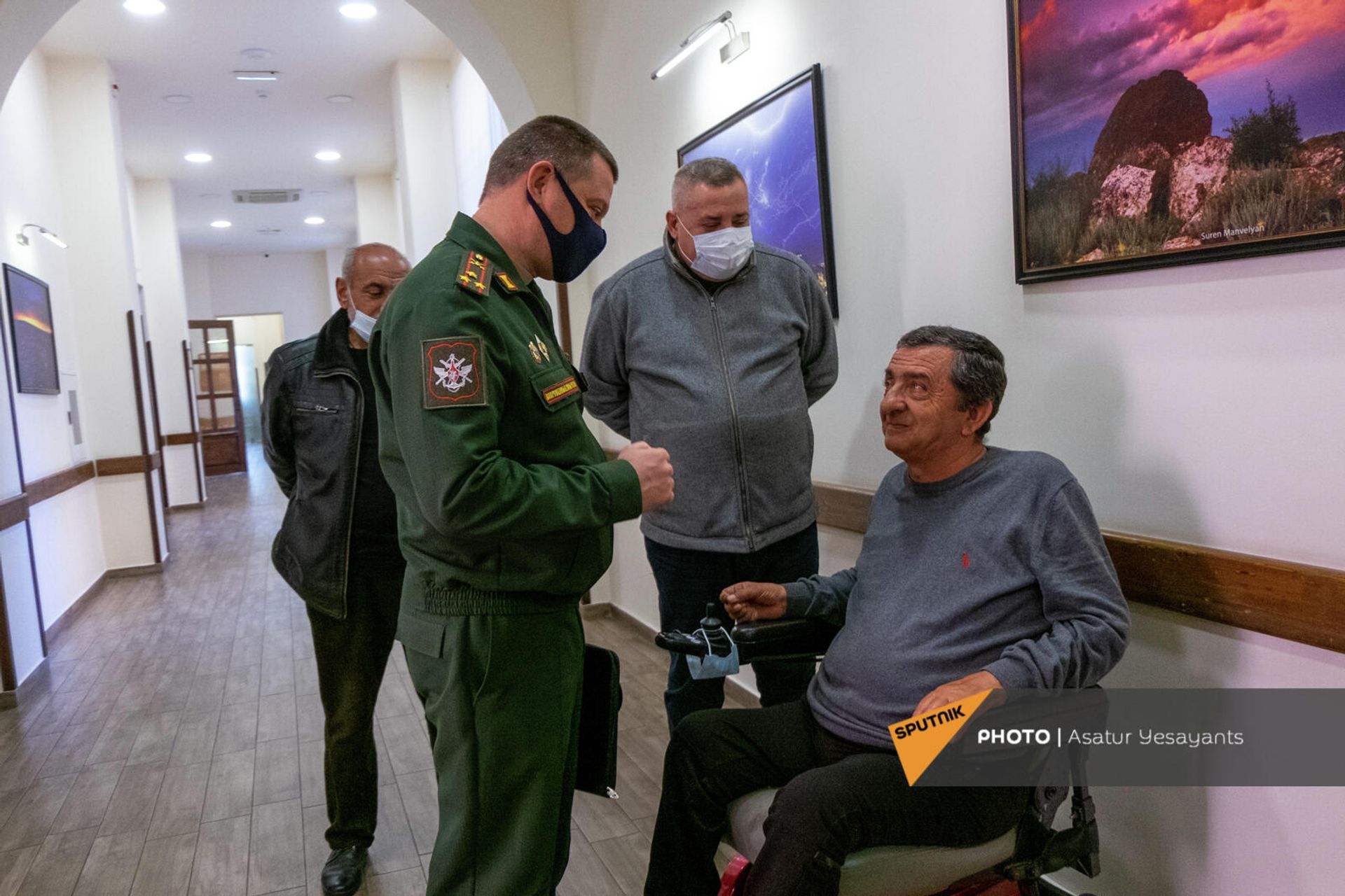 Ветераны афганской войны получили в дар от правительства РФ инвалидные коляски - Sputnik Армения, 1920, 12.11.2021