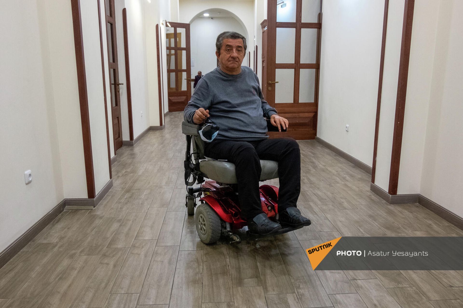Ветеран афганской войны, участник первой карабахской войны Мгер Погосян в реабилитационном центре Дом солдата - Sputnik Արմենիա, 1920, 12.11.2021