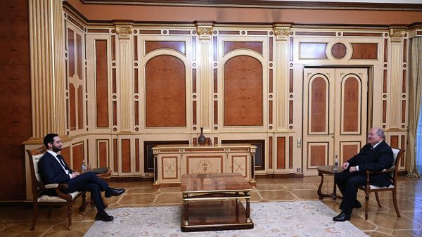 Արմեն Սարգսյանն ընդունել է Ռուսաստանի ֆինանսների նախարարության Գիտահետազոտական ֆինանսական ինստիտուտի Մակրոտնտեսական հետազոտությունների կենտրոնի ղեկավար Սամվել Լազարյանին - Sputnik Արմենիա