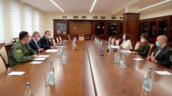 Արշակ Կարապետյանն ընդունել է Մարտինա Շմիդտին - Sputnik Արմենիա