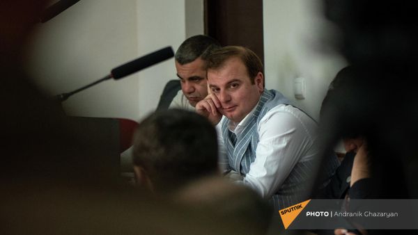 Адвокат Эрик Алексанян во время судебного процесса по делу Аруша Арушаняна (5 ноября 2021). Горис - Sputnik Армения