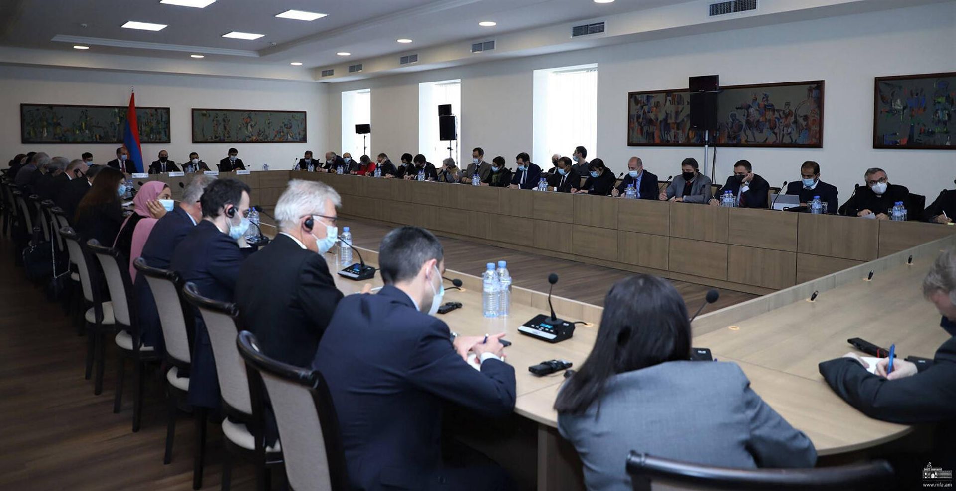 Министр иностранных дел Армении Арарат Мирзоян принял руководителей аккредитованных в Армении дипломатических представительств (17 ноября 2021). Еревaн - Sputnik Армения, 1920, 17.11.2021