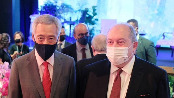 Президент Армен Саркисян на встрече с премьер-министром Сингапура Ли Сянь Луном (17 ноября 2021). Сингапур - Sputnik Армения