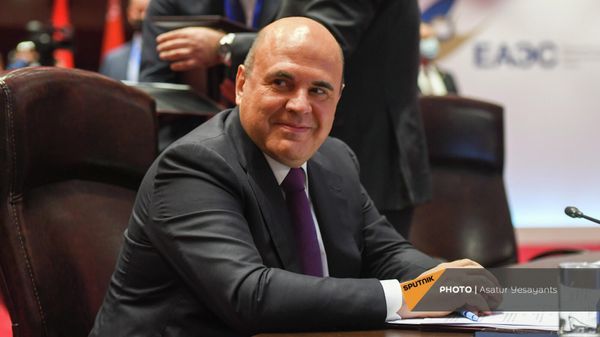 Председатель правительства России Михаил Мишустин на заседании Евразийского межправительственного совета (19 ноября 2021). Еревaн - Sputnik Армения