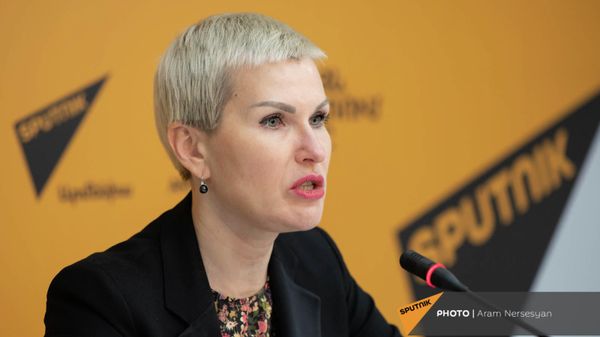 Помощник председателя Коллегии ЕЭК Ия Малкина на онлайн пресс-конференции об итогах состоявшегося в Ереване заседания Евразийского межправительственного совета (19 ноября 2021). Еревaн - Sputnik Армения