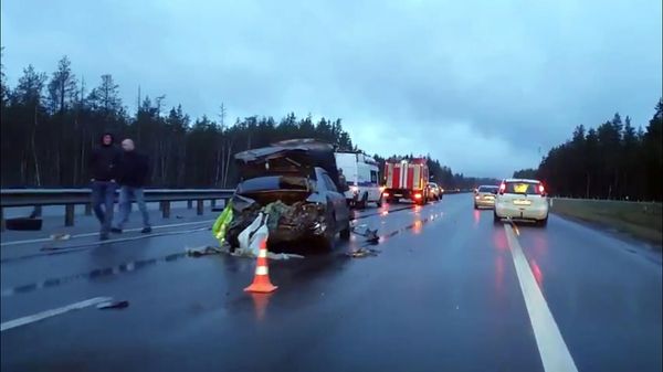 Скрин с видео ДТП с автомобилем, в котором перевозили труп убитого мужчины - Sputnik Армения
