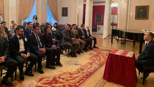 Սփյուռքի գլխավոր հանձնակատար Զարեհ Սինանյանն աշխատանքային այցով Ռուսաստանում էր (2021թ․ նոյեմբեր). - Sputnik Արմենիա