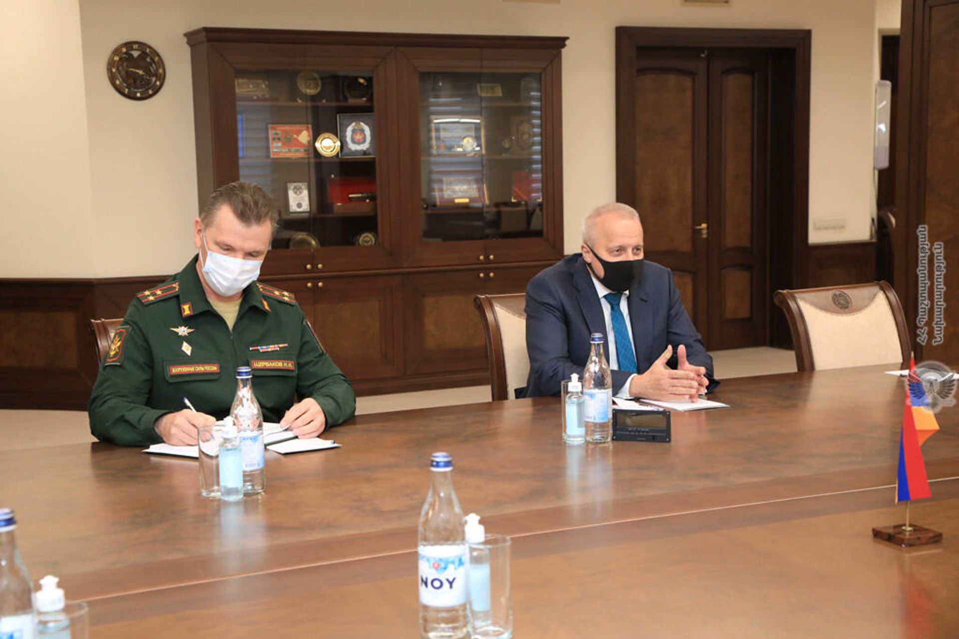 Министр обороны Сурен Папикян принял Чрезвычайного и Полномочного посла России Сергея Копыркина и военного атташе посольства, полковника Игоря Щербакова (23 ноября 2021). Еревaн - Sputnik Армения, 1920, 23.11.2021