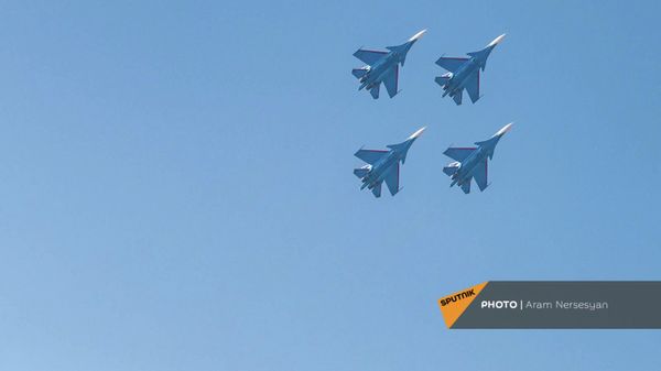 Русские витязи в аэропорту Эребуни во время авиашоу в столице (21 ноября 2021). Еревaн - Sputnik Армения