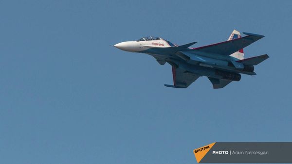 Русские витязи в аэропорту Эребуни во время авиашоу в столице (21 ноября 2021). Еревaн - Sputnik Армения