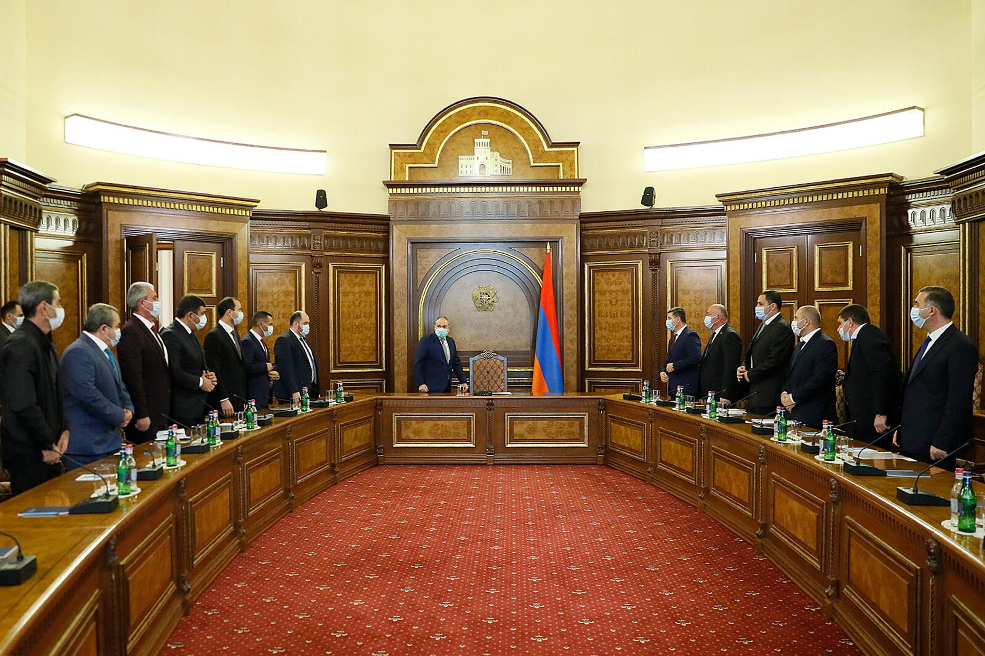 Премьер-министр Никол Пашинян принял глав общин Капан, Мегри, Тех, Татев, Горайк, и.о. главы общины Сисиан, а также заместителей глав общин Горис и Каджаран Сюникской области (24 ноября 2021). Еревaн - Sputnik Армения, 1920, 24.11.2021