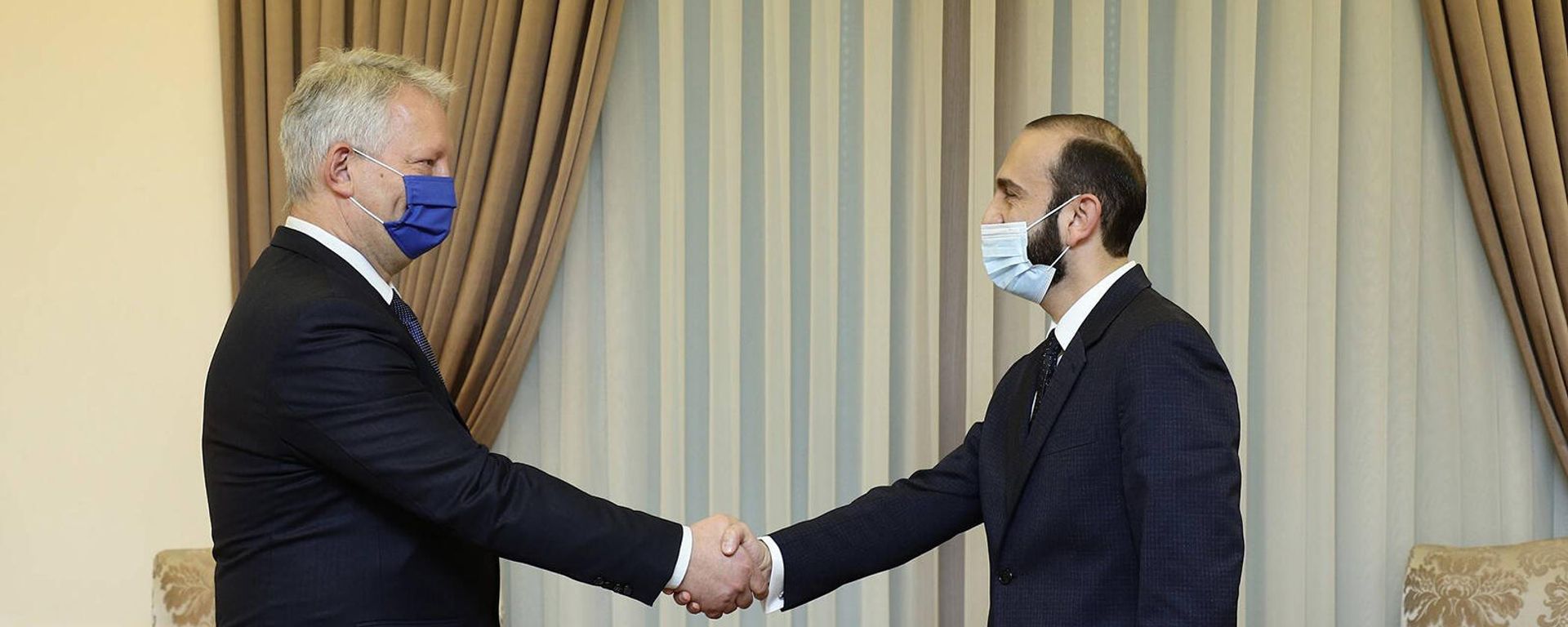 ՀՀ ԱԳ նախարար Արարատ Միրզոյանն ընդունել է Հայաստանում Գերմանիայի նորանշանակ դեսպան Վիկտոր Ռիխտերին՝ հավատարմագրերի պատճենը հանձնելու կապակցությամբ (24 նոյեմբերի, 2021թ․). Երևան - Sputnik Արմենիա, 1920, 24.11.2021