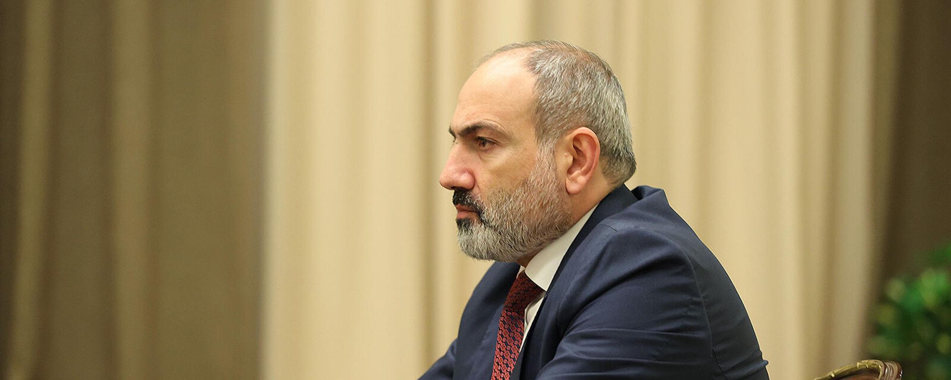 Премьер-министр Армении Никол Пашинян во время встречи лидеров России, Армении и Азербайджана (26 ноября 2021). Сочи - Sputnik Армения, 1920, 10.12.2021