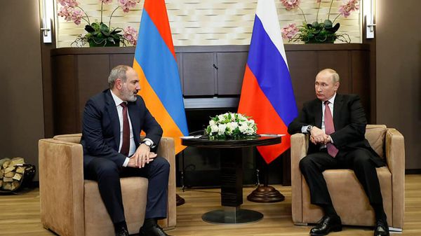 Двухсторонняя встреча президента России Владимира Путина и премьер-министра Армении Никола Пашиняна (26 ноября 2021). Сочи - Sputnik Армения