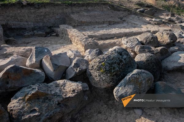 Археологические раскопки в административном районе Еревана Шенгавите Археологические раскопки в административном районе Еревана Шенгавите - Sputnik Армения