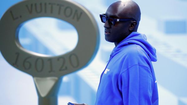 Дизайнер Вирджил Абло перед показом своей коллекции Осень/Зима 2020 года для модного дома Louis Vuitton во время Недели мужской моды в Париже (16 января 2020). Франция - Sputnik Армения