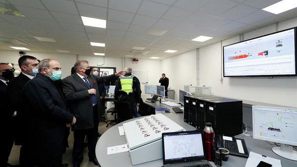 Премьер-министр Никол Пашинян принял участие в церемонии открытия новой электростанции с комбинированным тепловым и газовым циклом (29 ноября 2021). Еревaн - Sputnik Армения