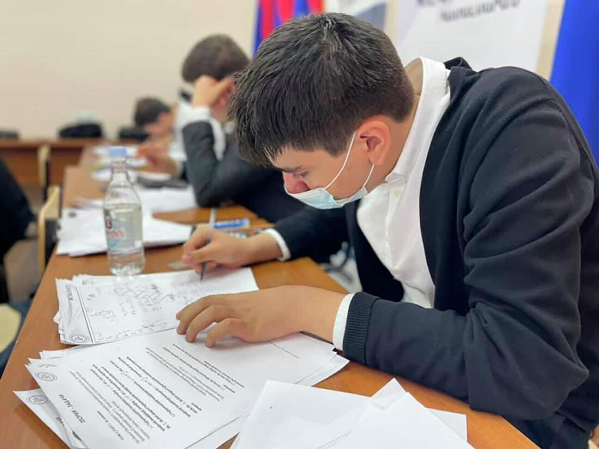 Команда Ереванской старшей школы Национального политехнического университета завоевала 5 медалей на Первой Международной олимпиаде по физике имени Аль-Фергани - Sputnik Армения, 1920, 30.11.2021