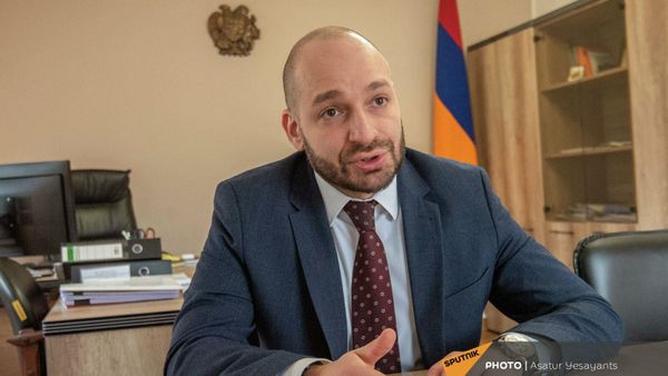 Замминистра экономики Нарек Терян - Sputnik Армения