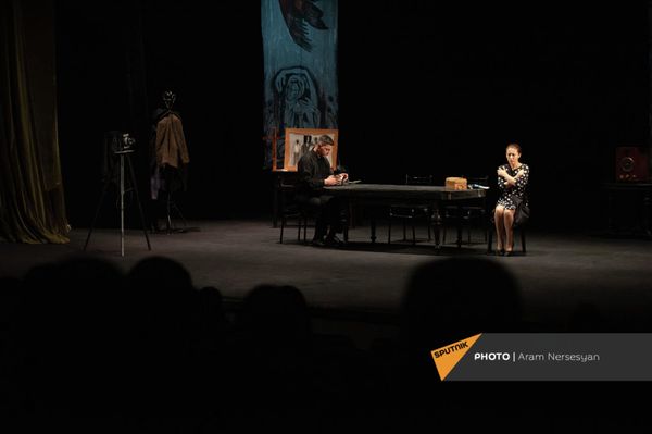 Ռիչարդ Կալինոսկու «Հրեշը լուսնի վրա» պիեսի դեմադրությունը Երևանի պատանի հանդիսատեսի թատրոնում - Sputnik Արմենիա