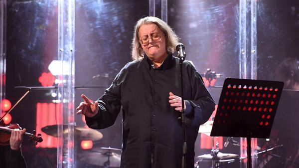 Певец, композитор Александр Градский на церемонии вручения премии Своя колея в Градский Холл (20 января 2017). Москвa - Sputnik Армения