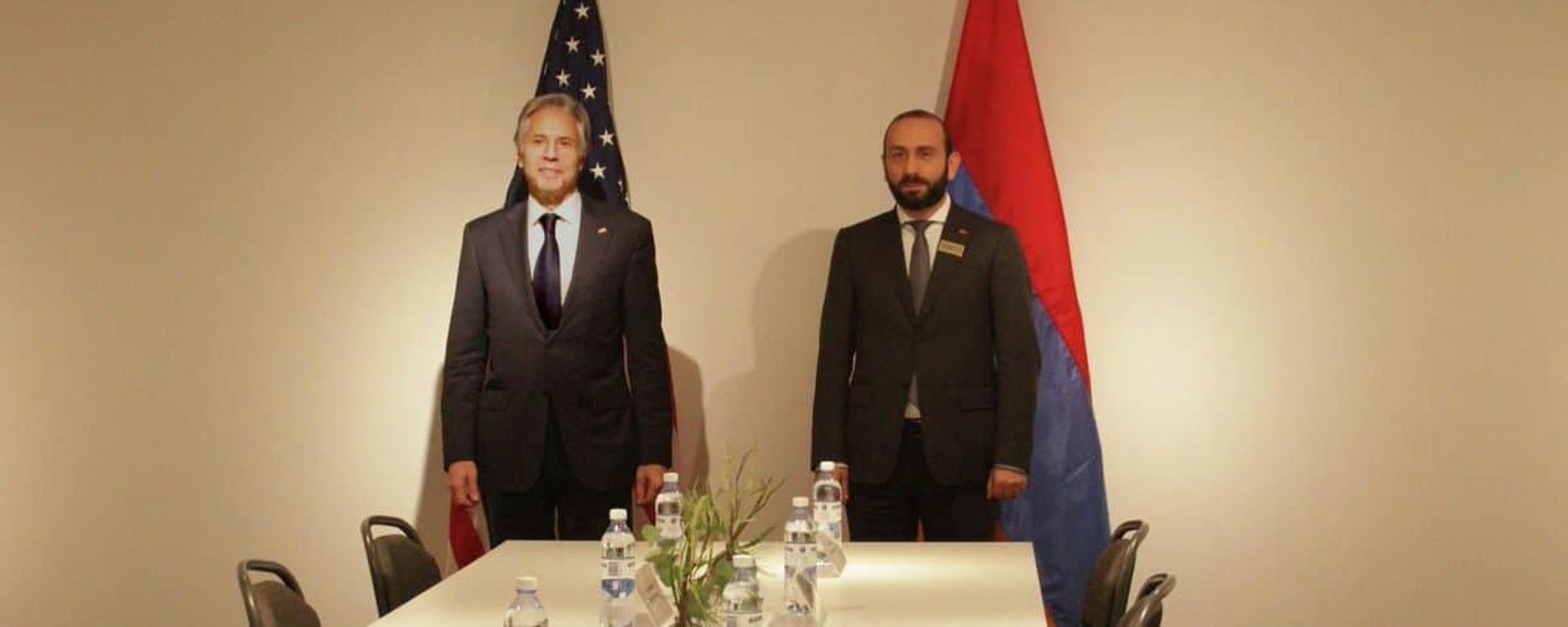 Глава МИД Арарат Мирзоян на встрече с госсекретарем США Энтони Блинкеном (2 декабря 2021). Стокгольм - Sputnik Армения, 1920, 02.12.2021