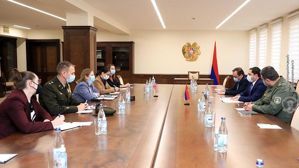 Սուրեն Պապիկյանն ընդունել է Լին Թրեյսիին  - Sputnik Արմենիա