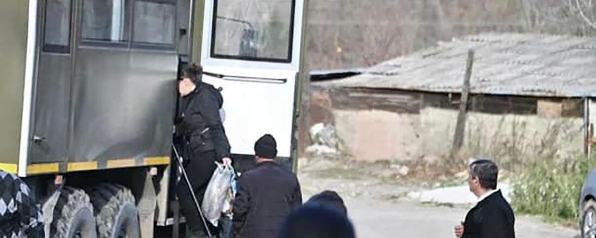 Омбудсмен Арман Татоян во время полевых исследований в селах Воротан, Шурнух и Бардзраван Горисской общины - Sputnik Արմենիա, 1920, 03.12.2021