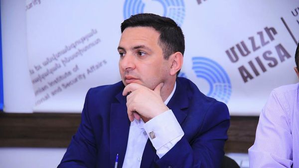 Նոր մարտավարություն. ինչպե՞ս են նախկին հանրապետականները հայտնվում ՔՊ ընտրացուցակներում - Sputnik Արմենիա