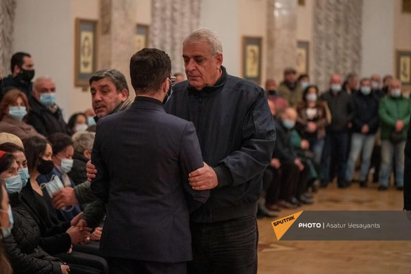 Давид Шахназарян на гражданской панихиде по Вано Сирадегяну Давид Шахназарян на гражданской панихиде по Вано Сирадегяну - Sputnik Армения