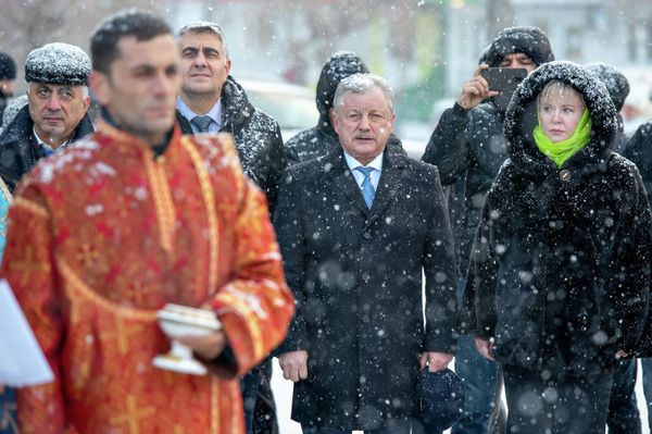 Молебен, посвященный освящению армянского Хачкара у храма Рождества Христова (4 декабря 2021). Братск - Sputnik Армения