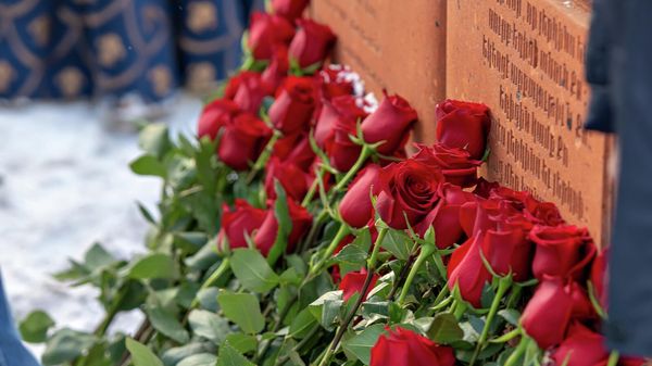 Молебен, посвященный освящению армянского Хачкара у храма Рождества Христова (4 декабря 2021). Братск - Sputnik Армения