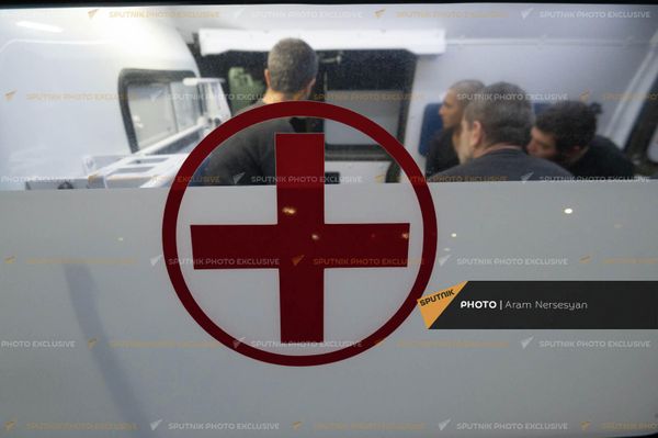 Армянские военнопленные в аэропорту Эребуни (4 декабря 2021). Еревaн - Sputnik Армения