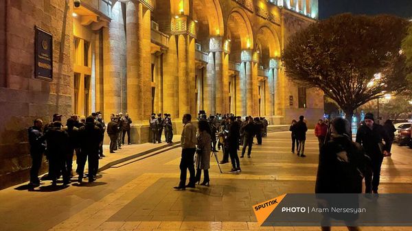 Акция протеста у здания правительства (7 декабря 2021). Еревaн - Sputnik Армения