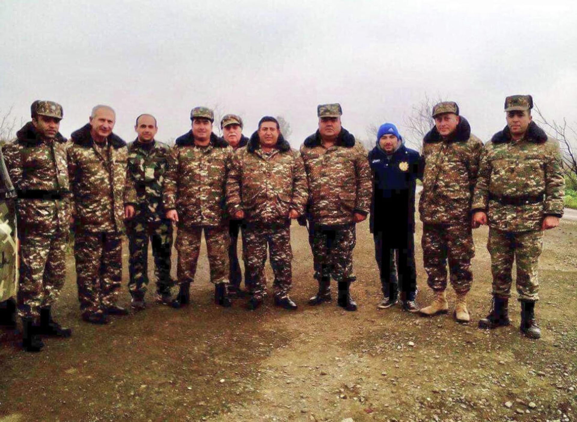 Полковник Сергей Шакарян с боевыми товарищами Полковник Сергей Шакарян с боевыми товарищами - Sputnik Армения, 1920, 08.12.2021