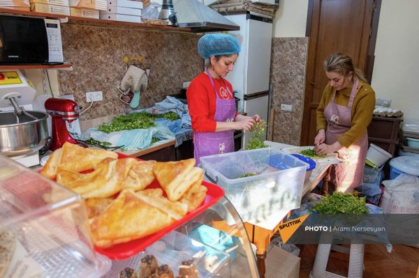 Հադրութցի գործարարներն ամեն ինչ կորցնելուց հետո Երևանում 0-ից բիզնես են սկսել - Sputnik Արմենիա