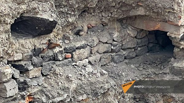 Археологические раскопки в Детском парке им. Кирова в Ереване - Sputnik Армения