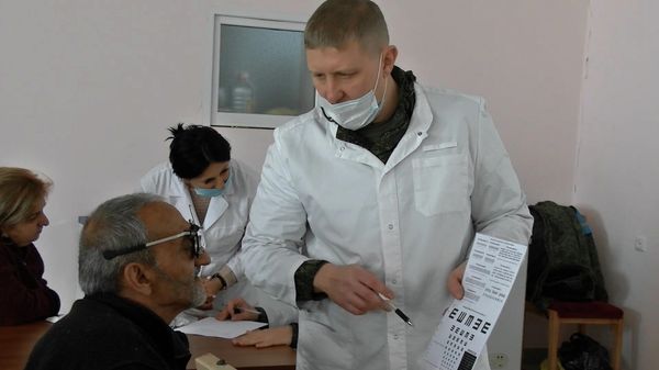 Российские военные врачи оказали квалифицированную медицинскую помощь жителям отдаленного села Бадара в Нагорном Карабахе Российские военные врачи оказали квалифицированную медицинскую помощь жителям отдаленного села Бадара в Нагорном Карабахе - Sputnik Армения