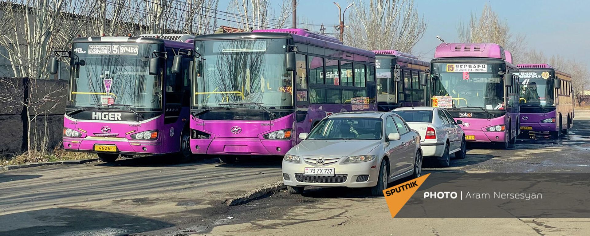 Бойкот водителей автобусов перед автобусным парком (13 декабря 2021). Еревaн Бойкот водителей автобусов перед автобусным парком (13 декабря 2021). Еревaн - Sputnik Армения, 1920, 13.12.2021